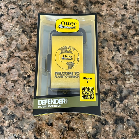 Black Otterbox Defender Series Holster - iPhone 5 - Picture 2 of 2